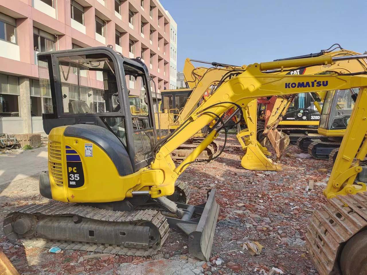 KOMATSU PC35MR - Mini bager: slika KOMATSU PC35MR - Mini bager KOMATSU PC35MR - Mini bager: slika KOMATSU PC35MR - Mini bager
