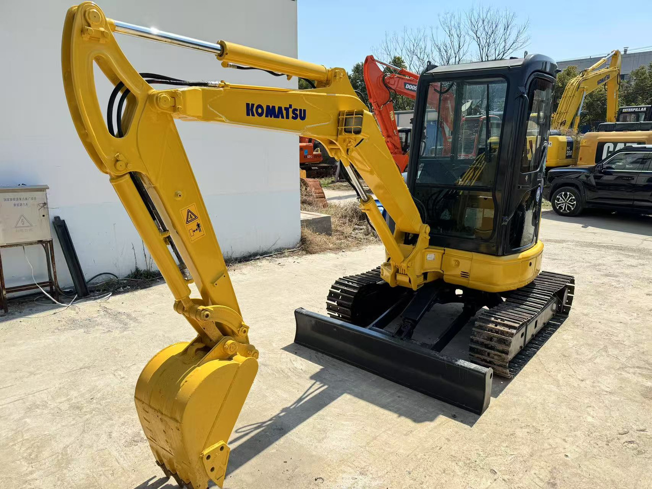 KOMATSU PC35MR - Mini bager: slika KOMATSU PC35MR - Mini bager KOMATSU PC35MR - Mini bager: slika KOMATSU PC35MR - Mini bager
