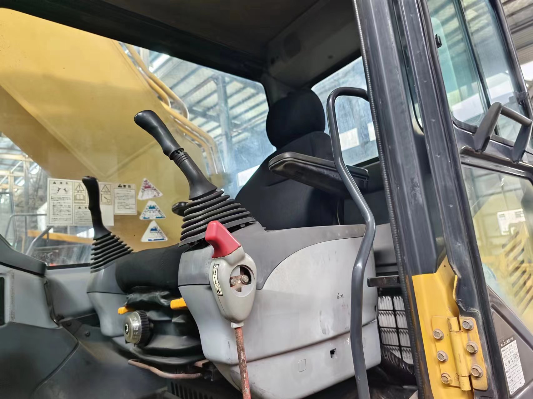 KOMATSU PC400-7 - Bager gusjeničar: slika KOMATSU PC400-7 - Bager gusjeničar KOMATSU PC400-7 - Bager gusjeničar: slika KOMATSU PC400-7 - Bager gusjeničar