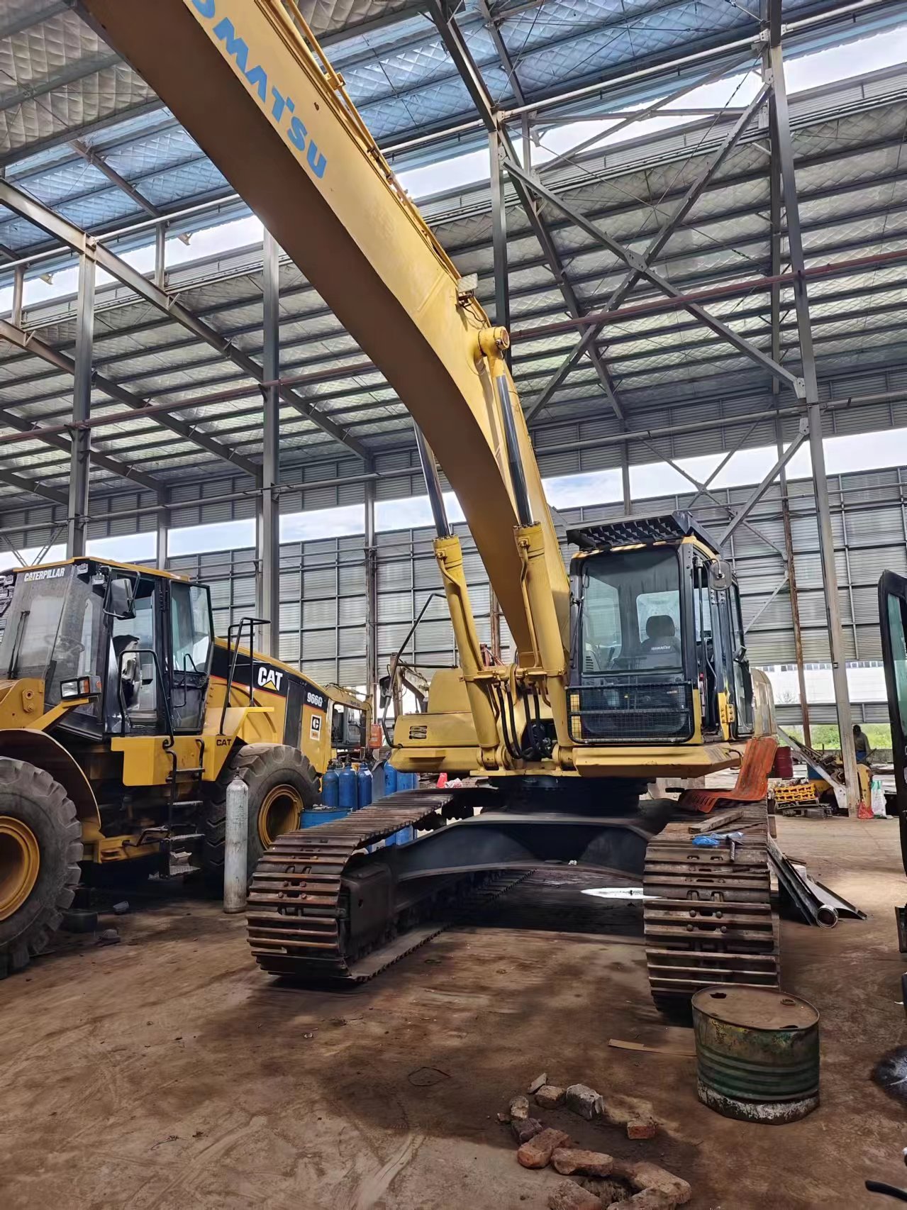 KOMATSU PC400-7 - Bager gusjeničar: slika KOMATSU PC400-7 - Bager gusjeničar KOMATSU PC400-7 - Bager gusjeničar: slika KOMATSU PC400-7 - Bager gusjeničar