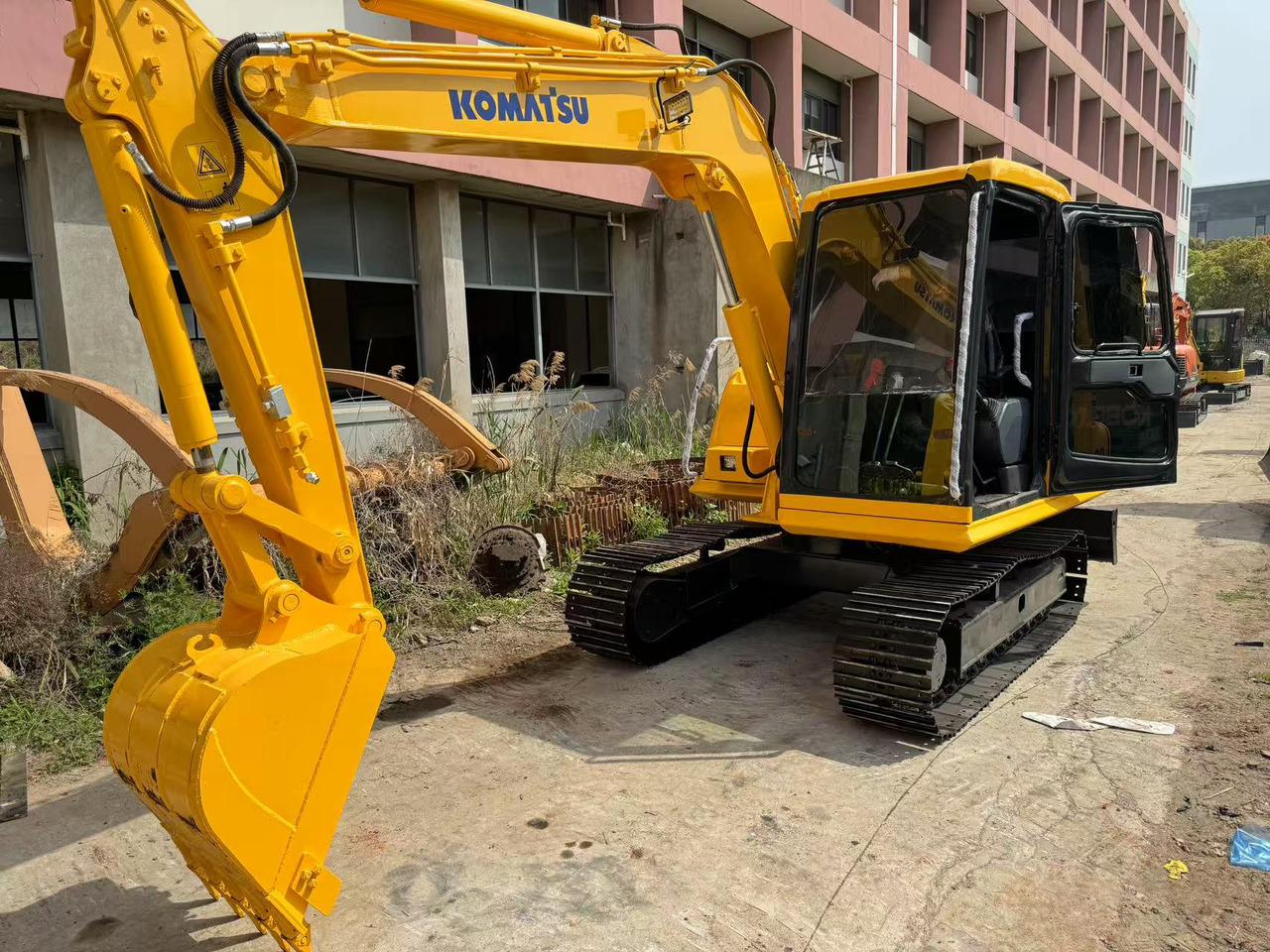 KOMATSU PC60-7 - Mini bager: slika KOMATSU PC60-7 - Mini bager KOMATSU PC60-7 - Mini bager: slika KOMATSU PC60-7 - Mini bager