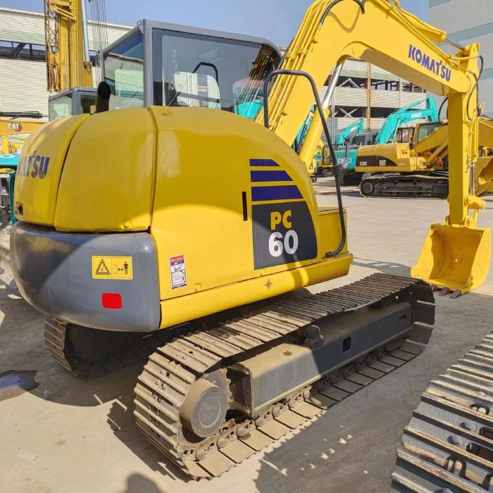 KOMATSU PC60-8 - Mini bager: slika KOMATSU PC60-8 - Mini bager KOMATSU PC60-8 - Mini bager: slika KOMATSU PC60-8 - Mini bager
