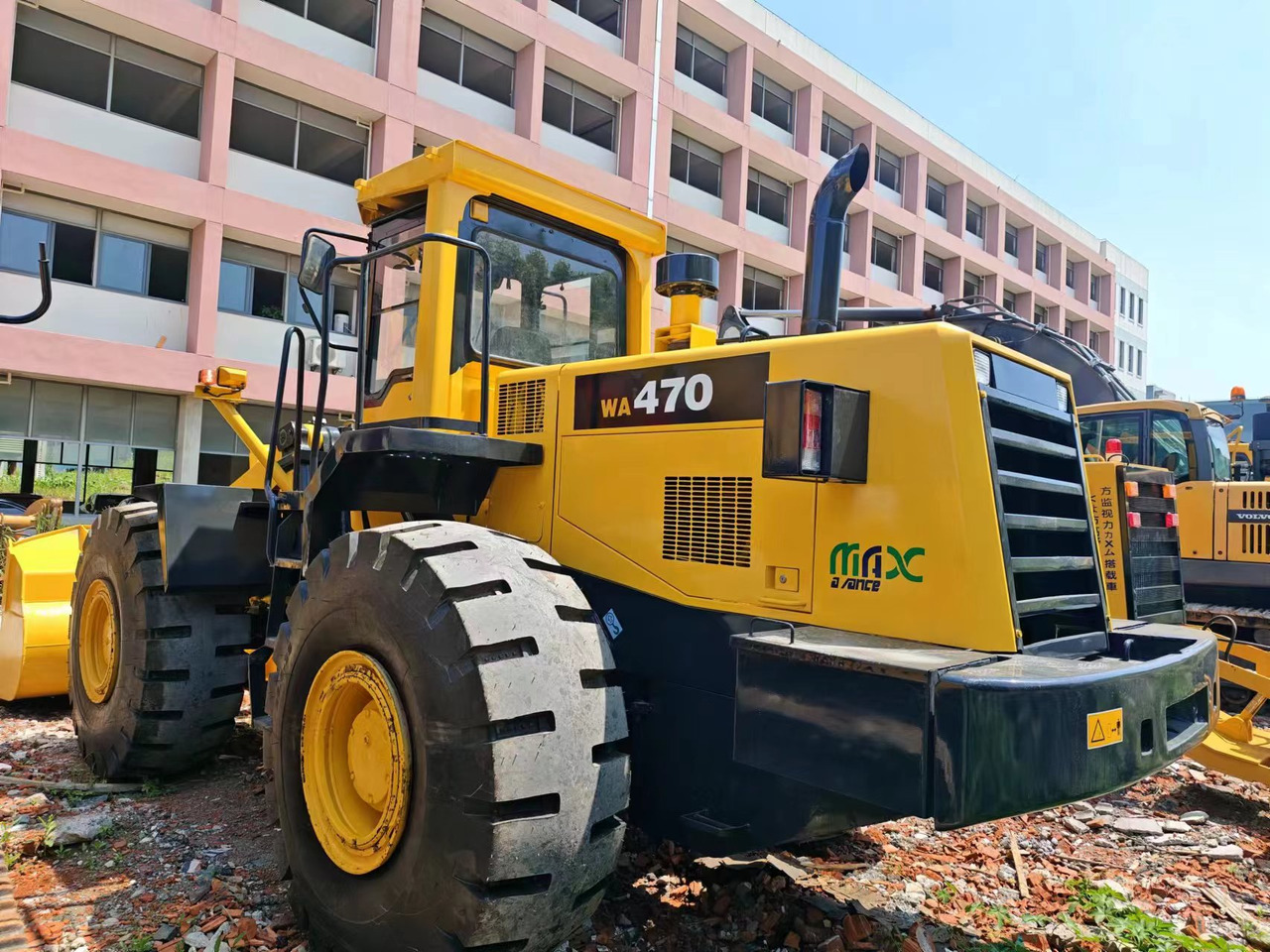 KOMATSU WA470-3 - Utovarivač na kotačima: slika KOMATSU WA470-3 - Utovarivač na kotačima KOMATSU WA470-3 - Utovarivač na kotačima: slika KOMATSU WA470-3 - Utovarivač na kotačima