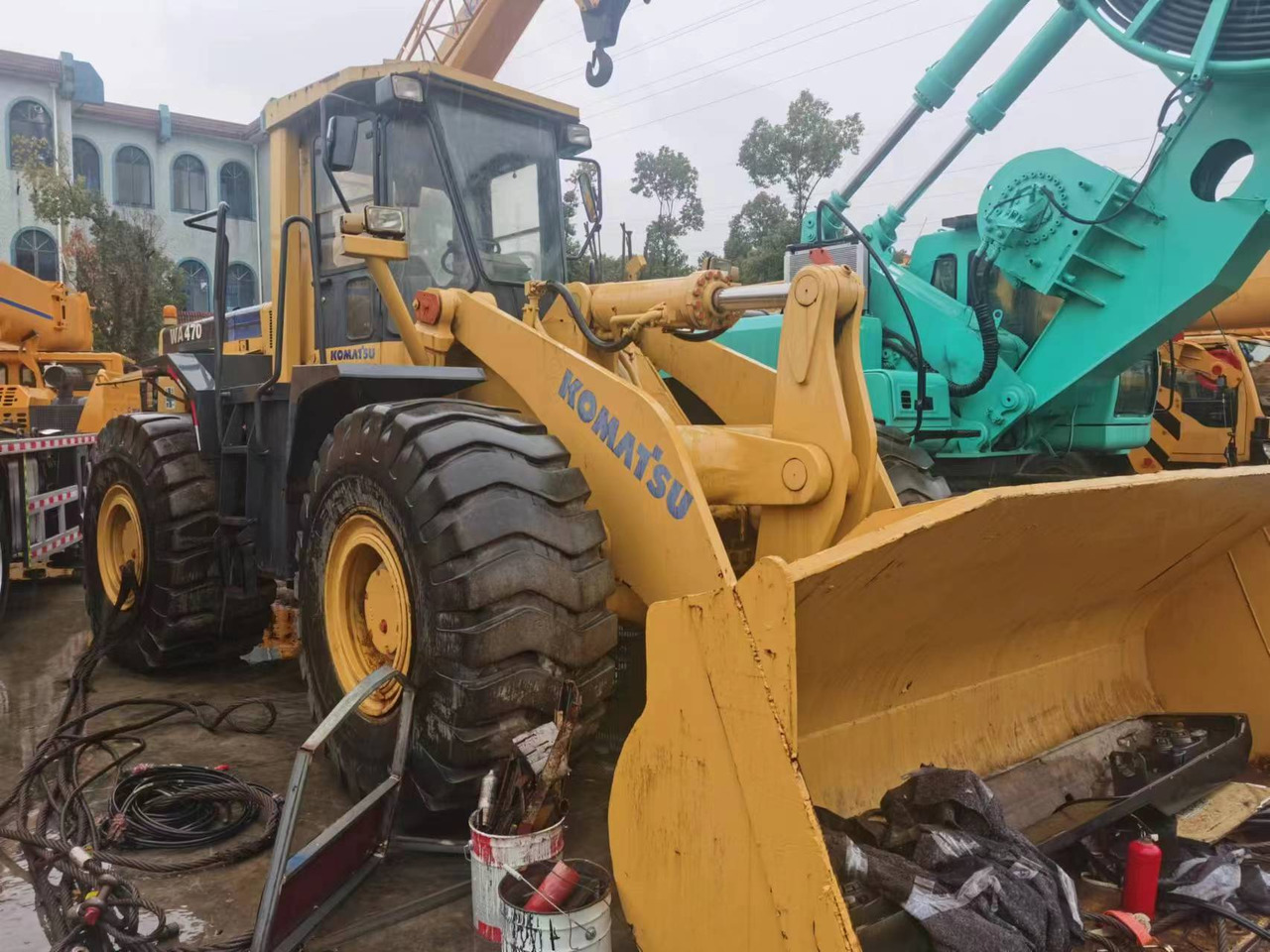 KOMATSU WA470 - Utovarivač na kotačima: slika KOMATSU WA470 - Utovarivač na kotačima KOMATSU WA470 - Utovarivač na kotačima: slika KOMATSU WA470 - Utovarivač na kotačima