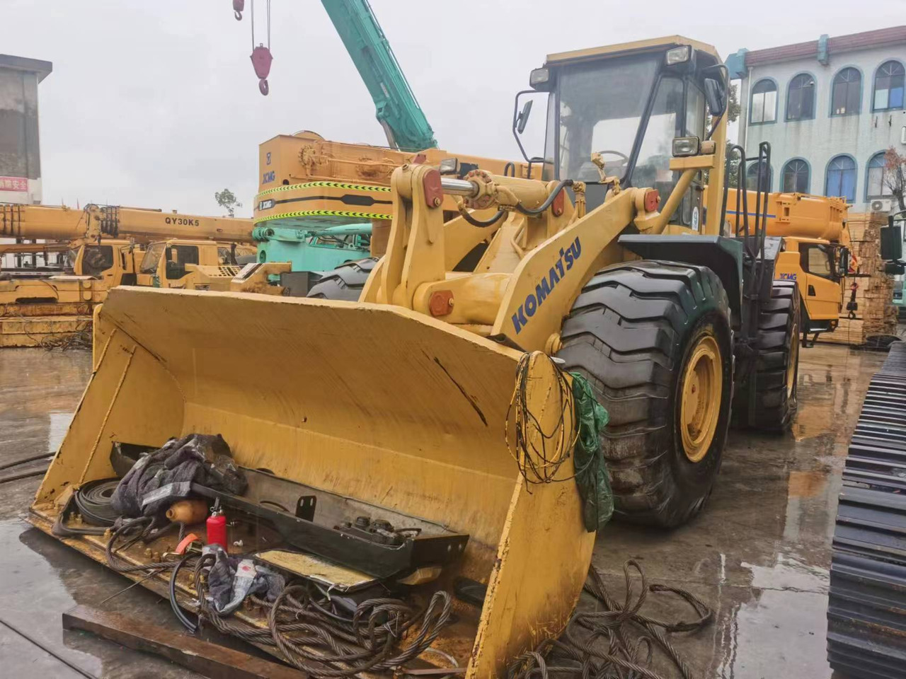 KOMATSU WA470 - Utovarivač na kotačima: slika KOMATSU WA470 - Utovarivač na kotačima KOMATSU WA470 - Utovarivač na kotačima: slika KOMATSU WA470 - Utovarivač na kotačima