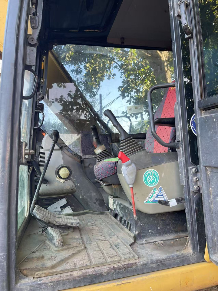 KOMATSU pc70-8 - Mini bager: slika KOMATSU pc70-8 - Mini bager KOMATSU pc70-8 - Mini bager: slika KOMATSU pc70-8 - Mini bager
