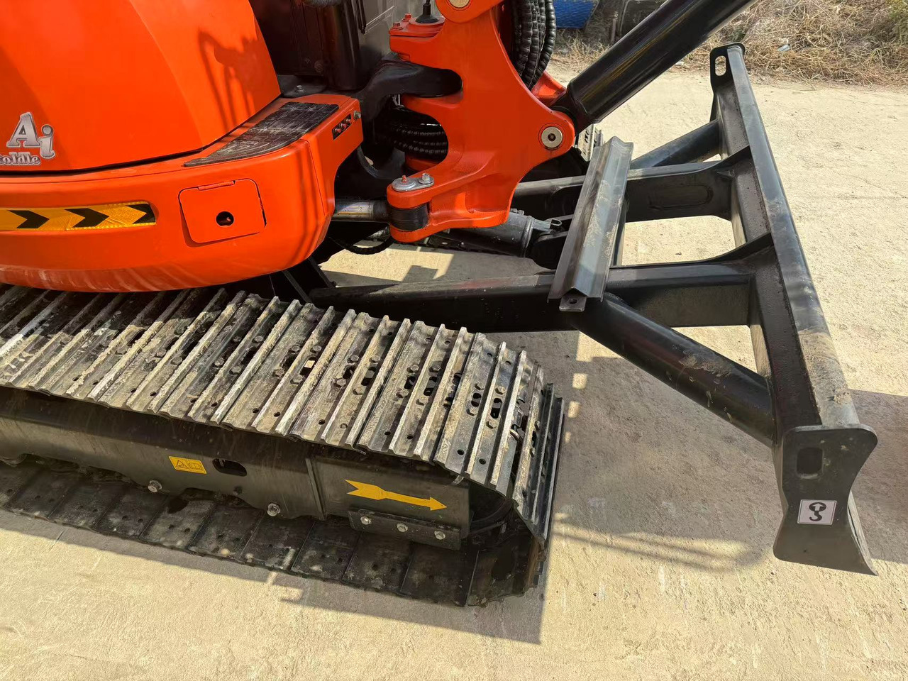 KUBOTA U55-4 - Mini bager: slika KUBOTA U55-4 - Mini bager KUBOTA U55-4 - Mini bager: slika KUBOTA U55-4 - Mini bager