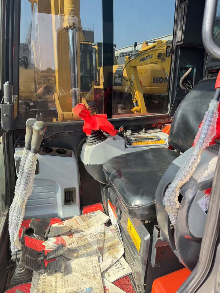 KUBOTA U55-4 - Mini bager: slika KUBOTA U55-4 - Mini bager KUBOTA U55-4 - Mini bager: slika KUBOTA U55-4 - Mini bager