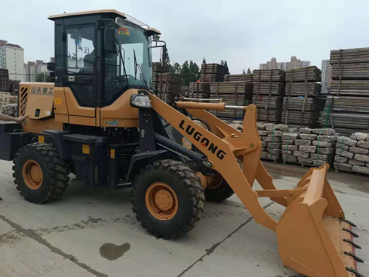 LUGONG L928 - Utovarivač na kotačima: slika LUGONG L928 - Utovarivač na kotačima LUGONG L928 - Utovarivač na kotačima: slika LUGONG L928 - Utovarivač na kotačima