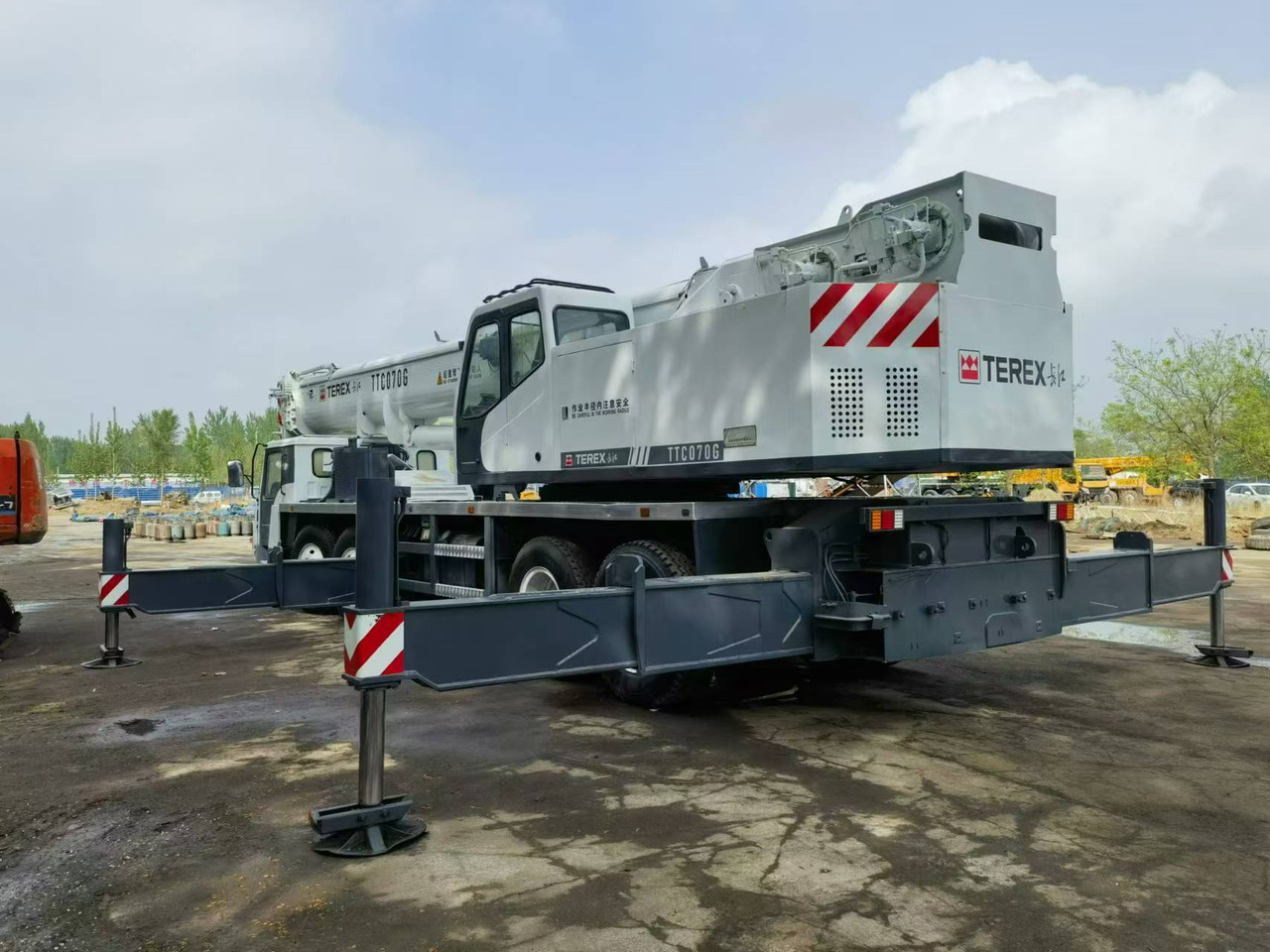 TEREX CHANGJIANG 70Ton - Autodizalica: slika TEREX CHANGJIANG 70Ton - Autodizalica TEREX CHANGJIANG 70Ton - Autodizalica: slika TEREX CHANGJIANG 70Ton - Autodizalica