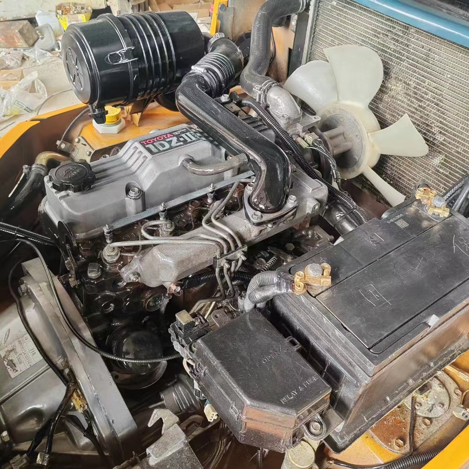 TOYOTA FD30 - Diesel viličar: slika TOYOTA FD30 - Diesel viličar TOYOTA FD30 - Diesel viličar: slika TOYOTA FD30 - Diesel viličar