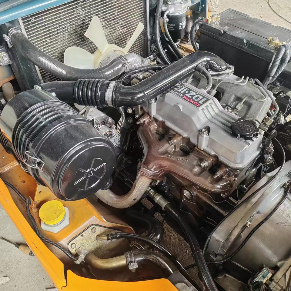 TOYOTA FD30 - Diesel viličar: slika TOYOTA FD30 - Diesel viličar TOYOTA FD30 - Diesel viličar: slika TOYOTA FD30 - Diesel viličar