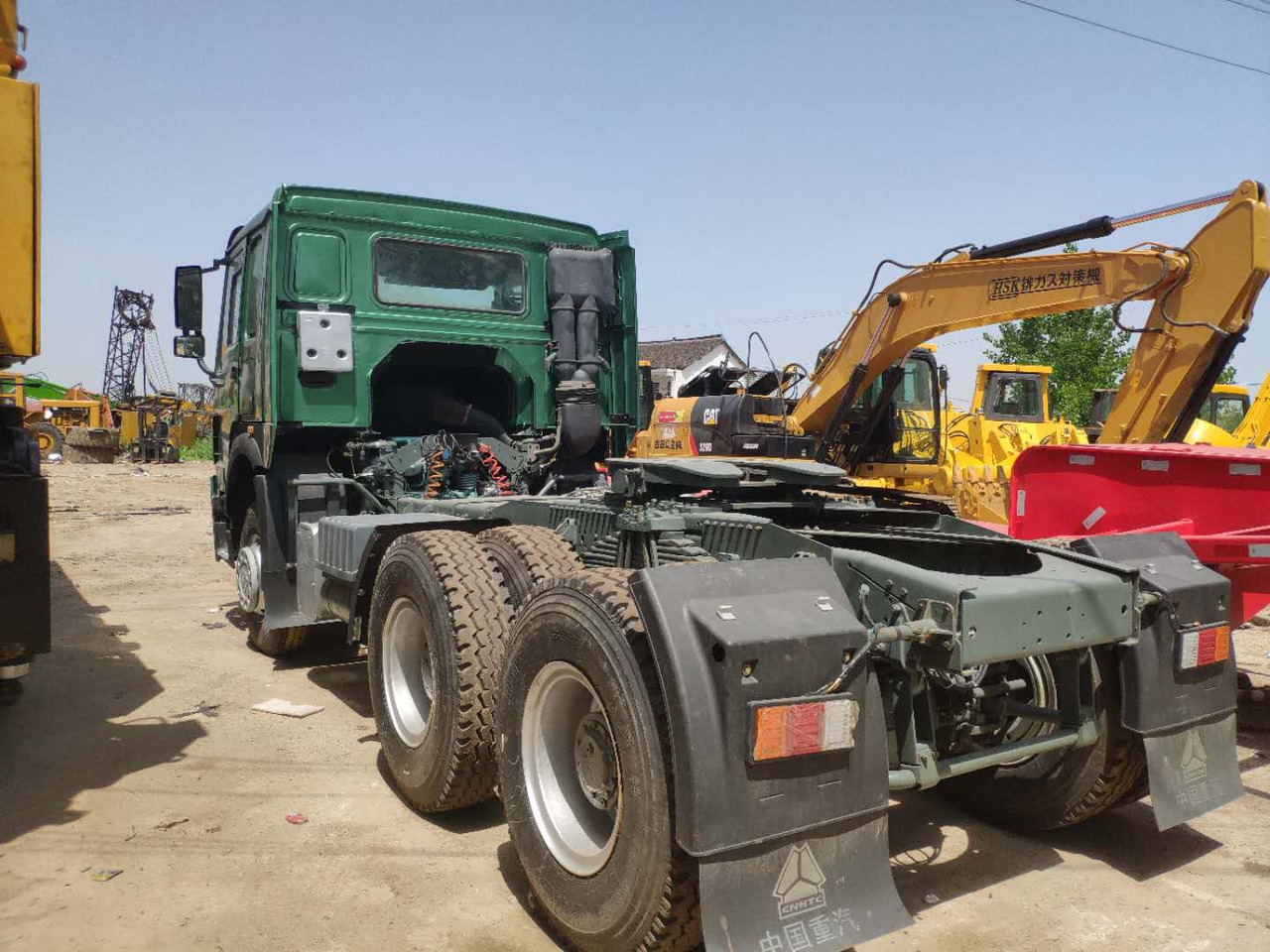 HOWO 420 - Tegljač: slika HOWO 420 - Tegljač HOWO 420 - Tegljač: slika HOWO 420 - Tegljač