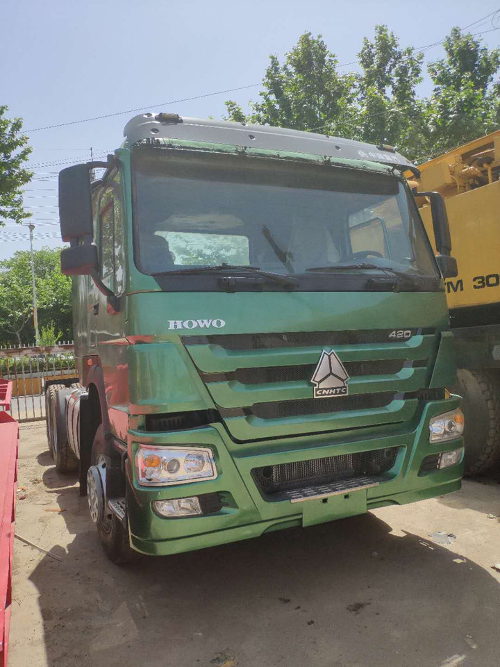 HOWO 420 - Tegljač: slika HOWO 420 - Tegljač HOWO 420 - Tegljač: slika HOWO 420 - Tegljač