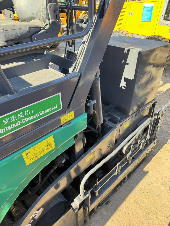 VOGELE 1800-3L - Finišer za asfalt: slika VOGELE 1800-3L - Finišer za asfalt VOGELE 1800-3L - Finišer za asfalt: slika VOGELE 1800-3L - Finišer za asfalt