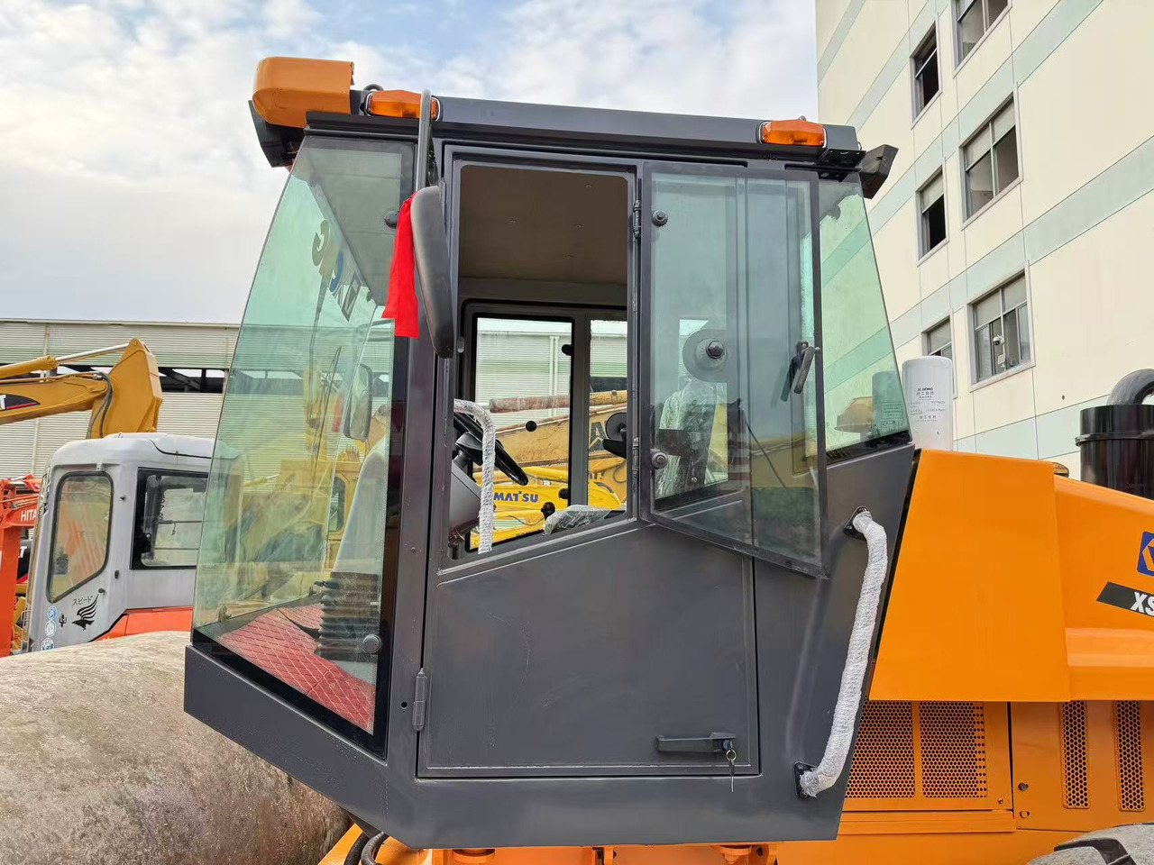 XCMG XS143J - Cestovni valjak: slika XCMG XS143J - Cestovni valjak XCMG XS143J - Cestovni valjak: slika XCMG XS143J - Cestovni valjak