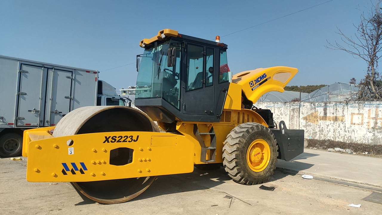 XCMG XS223J - Cestovni valjak: slika XCMG XS223J - Cestovni valjak XCMG XS223J - Cestovni valjak: slika XCMG XS223J - Cestovni valjak