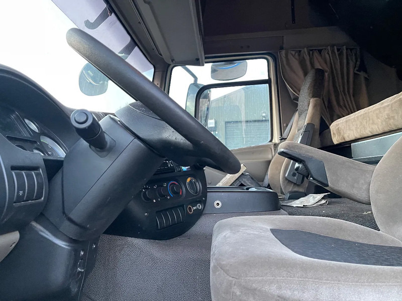 Tegljač DAF CF 85 Tractor unit: slika Tegljač DAF CF 85 Tractor unit