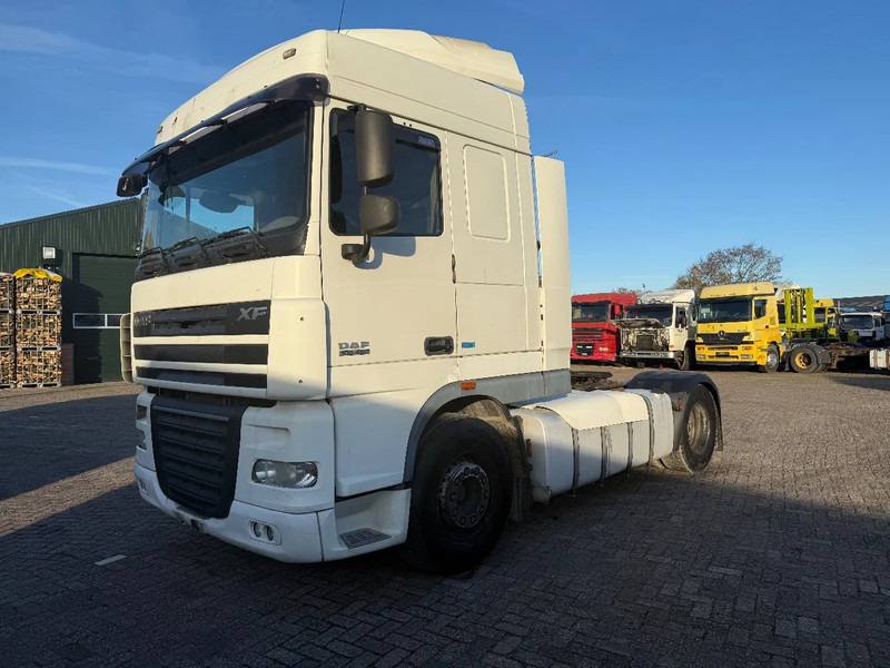 DAF XF 105.460 Tractor unit - Tegljač: slika DAF XF 105.460 Tractor unit - Tegljač DAF XF 105.460 Tractor unit - Tegljač: slika DAF XF 105.460 Tractor unit - Tegljač