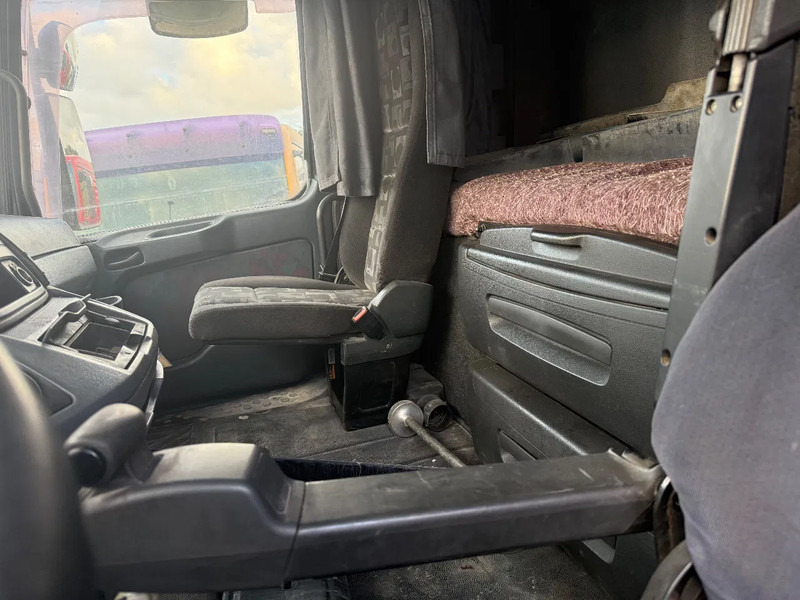 Tegljač Mercedes-Benz Actros 1844 3 pedals: slika Tegljač Mercedes-Benz Actros 1844 3 pedals Tegljač Mercedes-Benz Actros 1844 3 pedals: slika Tegljač Mercedes-Benz Actros 1844 3 pedals