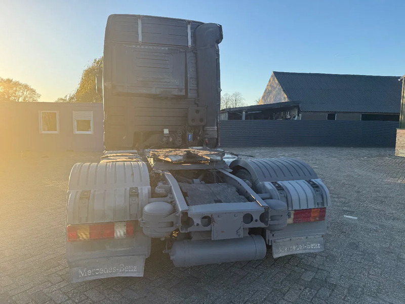 Tegljač Mercedes-Benz Actros 1844 3 pedals: slika Tegljač Mercedes-Benz Actros 1844 3 pedals Tegljač Mercedes-Benz Actros 1844 3 pedals: slika Tegljač Mercedes-Benz Actros 1844 3 pedals