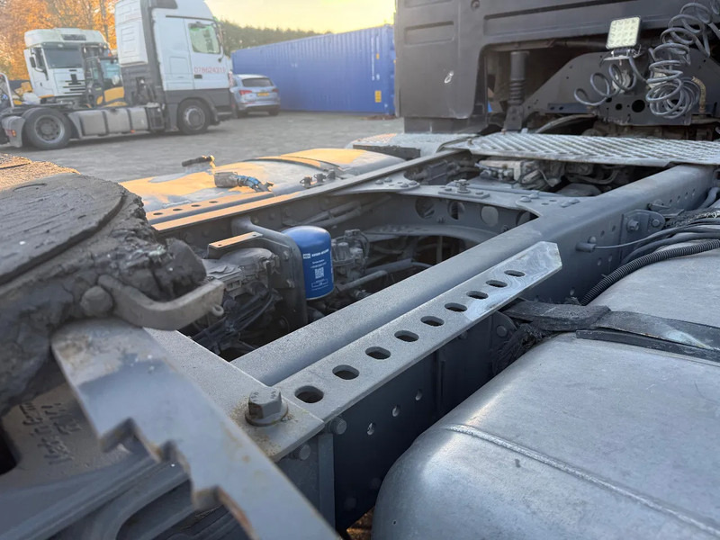 Tegljač Mercedes-Benz Actros 1844 3 pedals: slika Tegljač Mercedes-Benz Actros 1844 3 pedals Tegljač Mercedes-Benz Actros 1844 3 pedals: slika Tegljač Mercedes-Benz Actros 1844 3 pedals