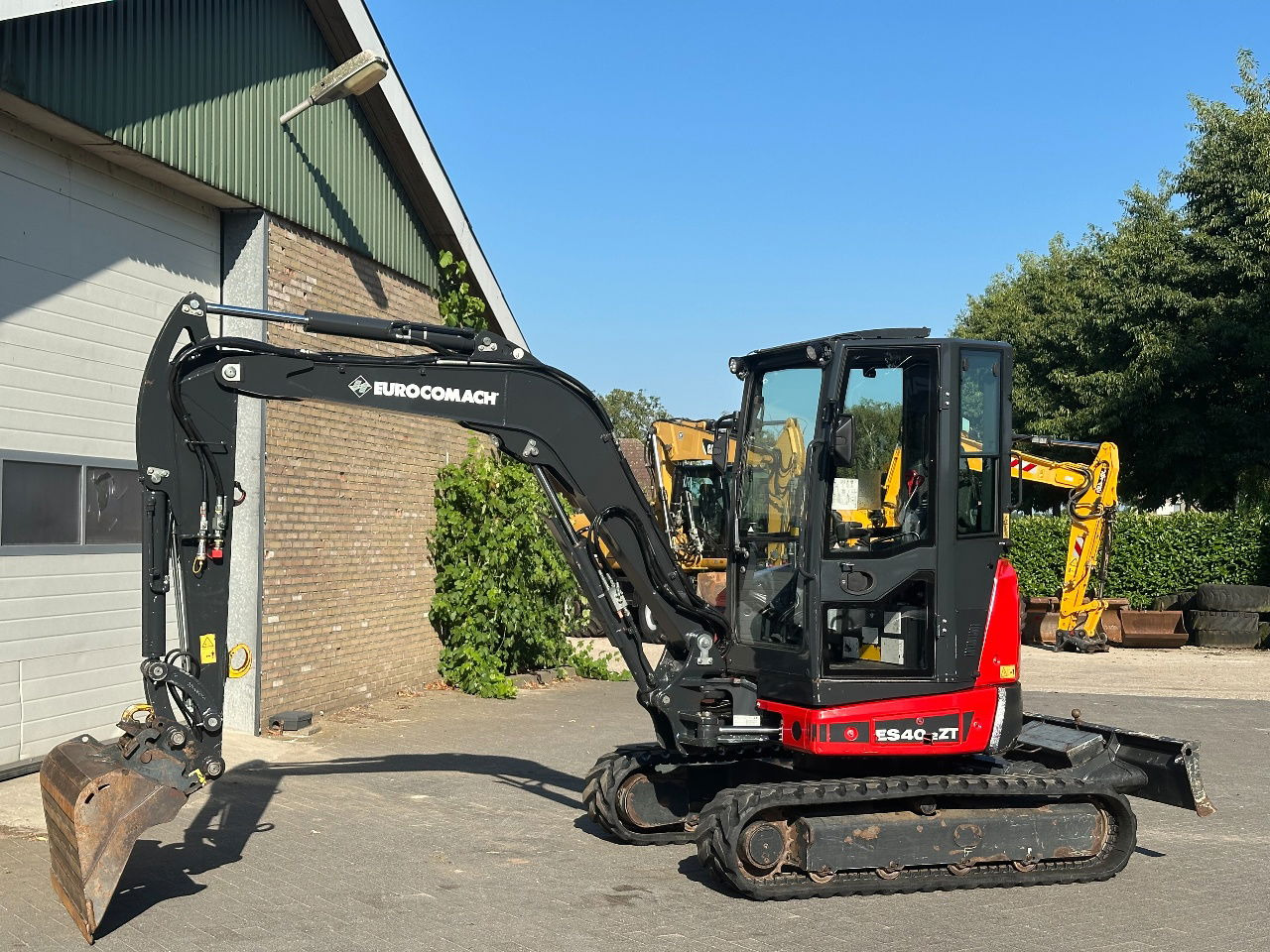 Eurocomach ES40.2ZT - Mini bager: slika Eurocomach ES40.2ZT - Mini bager Eurocomach ES40.2ZT - Mini bager: slika Eurocomach ES40.2ZT - Mini bager