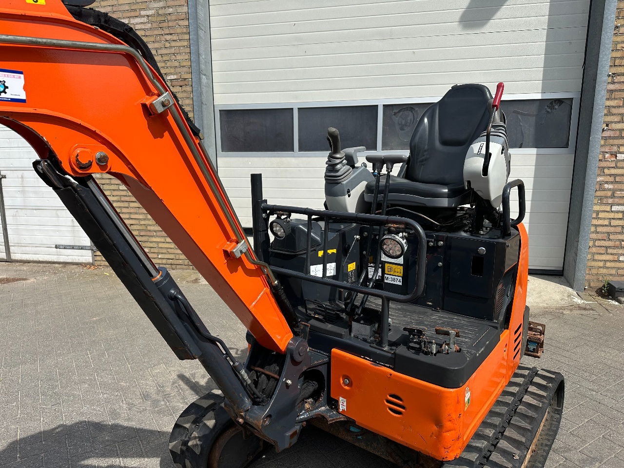 Hitachi ZX19U-6 YR - Mini bager: slika Hitachi ZX19U-6 YR - Mini bager Hitachi ZX19U-6 YR - Mini bager: slika Hitachi ZX19U-6 YR - Mini bager