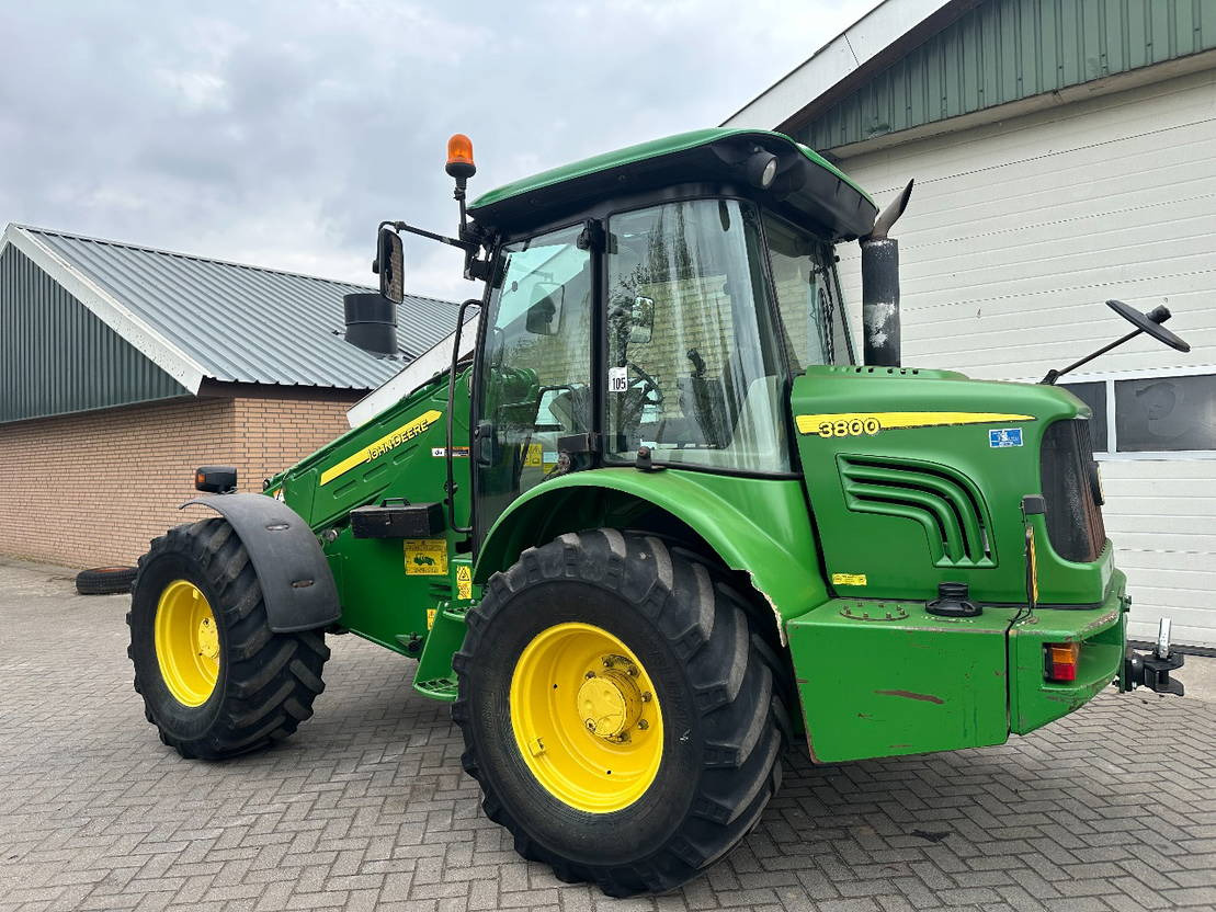 John Deere 3800 - Teleskopski utovarivač na kotačima: slika John Deere 3800 - Teleskopski utovarivač na kotačima John Deere 3800 - Teleskopski utovarivač na kotačima: slika John Deere 3800 - Teleskopski utovarivač na kotačima
