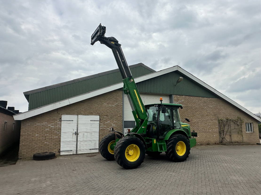 John Deere 3800 - Teleskopski utovarivač na kotačima: slika John Deere 3800 - Teleskopski utovarivač na kotačima John Deere 3800 - Teleskopski utovarivač na kotačima: slika John Deere 3800 - Teleskopski utovarivač na kotačima