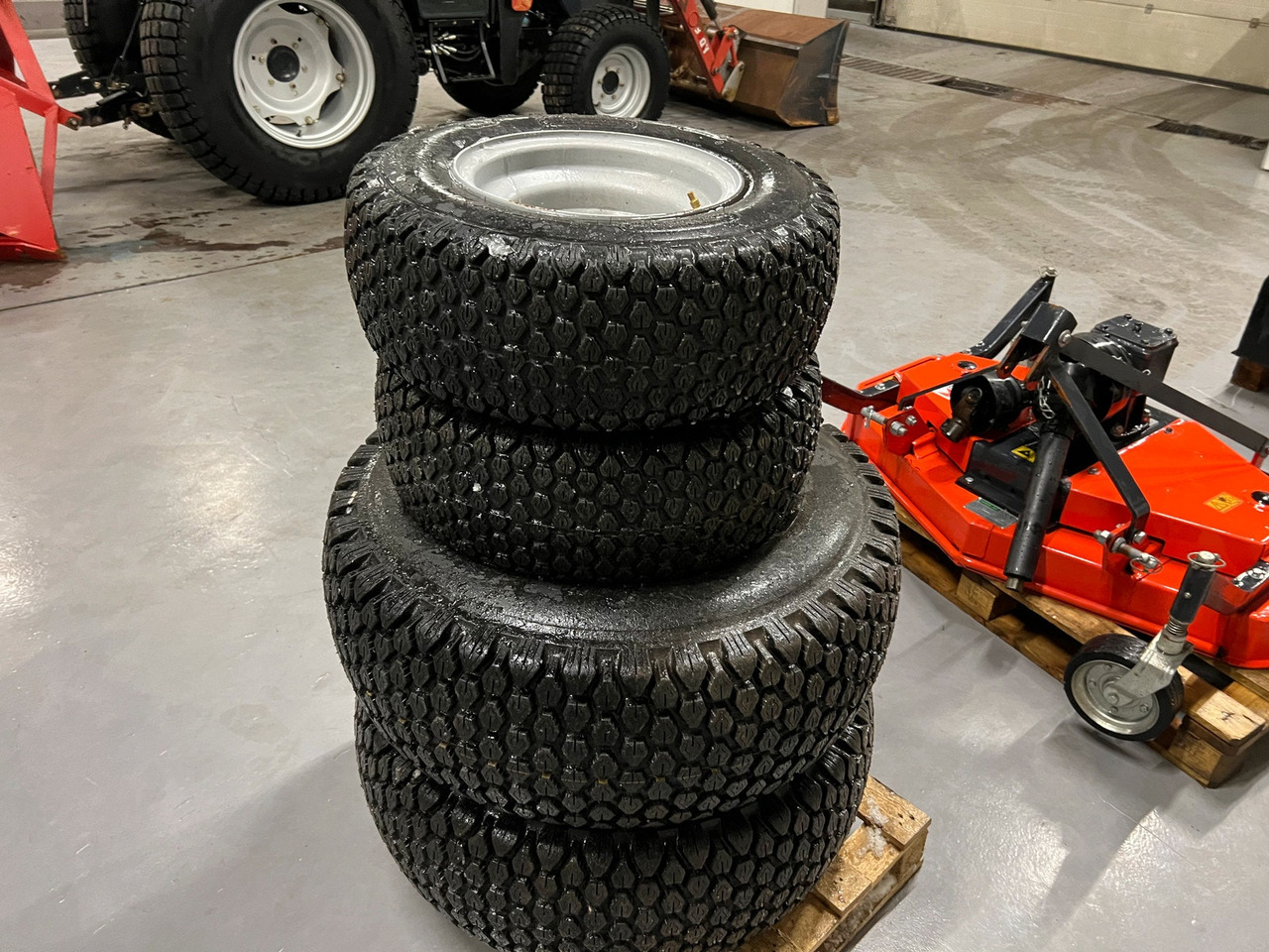 Dekk passer Massey Ferguson 1525 - Kompletan kotač za Poljoprivredni strojevi: slika Dekk passer Massey Ferguson 1525 - Kompletan kotač za Poljoprivredni strojevi Dekk passer Massey Ferguson 1525 - Kompletan kotač za Poljoprivredni strojevi: slika Dekk passer Massey Ferguson 1525 - Kompletan kotač za Poljoprivredni strojevi