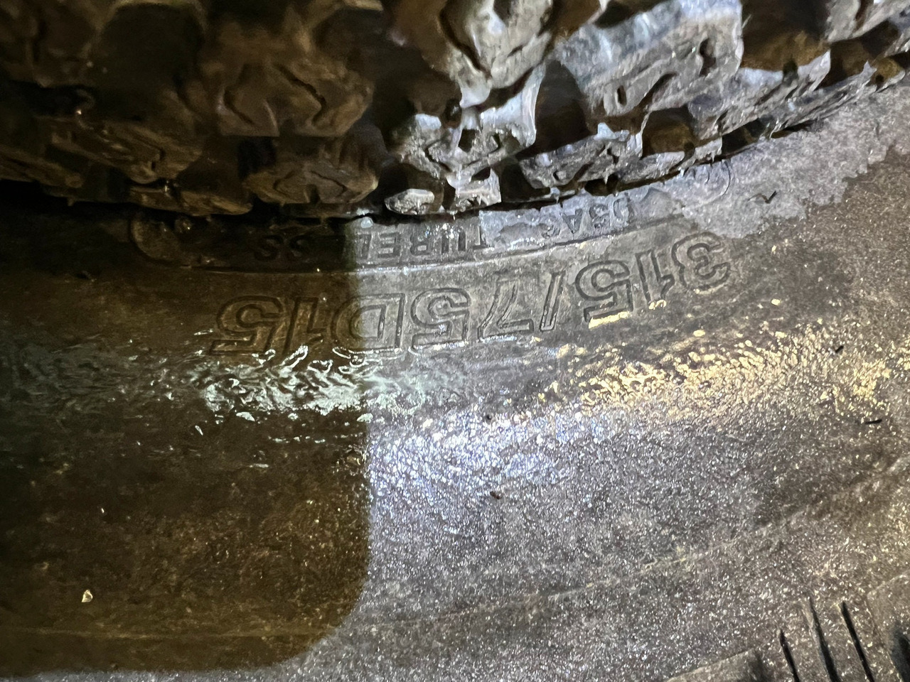 Dekk passer Massey Ferguson 1525 - Kompletan kotač za Poljoprivredni strojevi: slika Dekk passer Massey Ferguson 1525 - Kompletan kotač za Poljoprivredni strojevi Dekk passer Massey Ferguson 1525 - Kompletan kotač za Poljoprivredni strojevi: slika Dekk passer Massey Ferguson 1525 - Kompletan kotač za Poljoprivredni strojevi