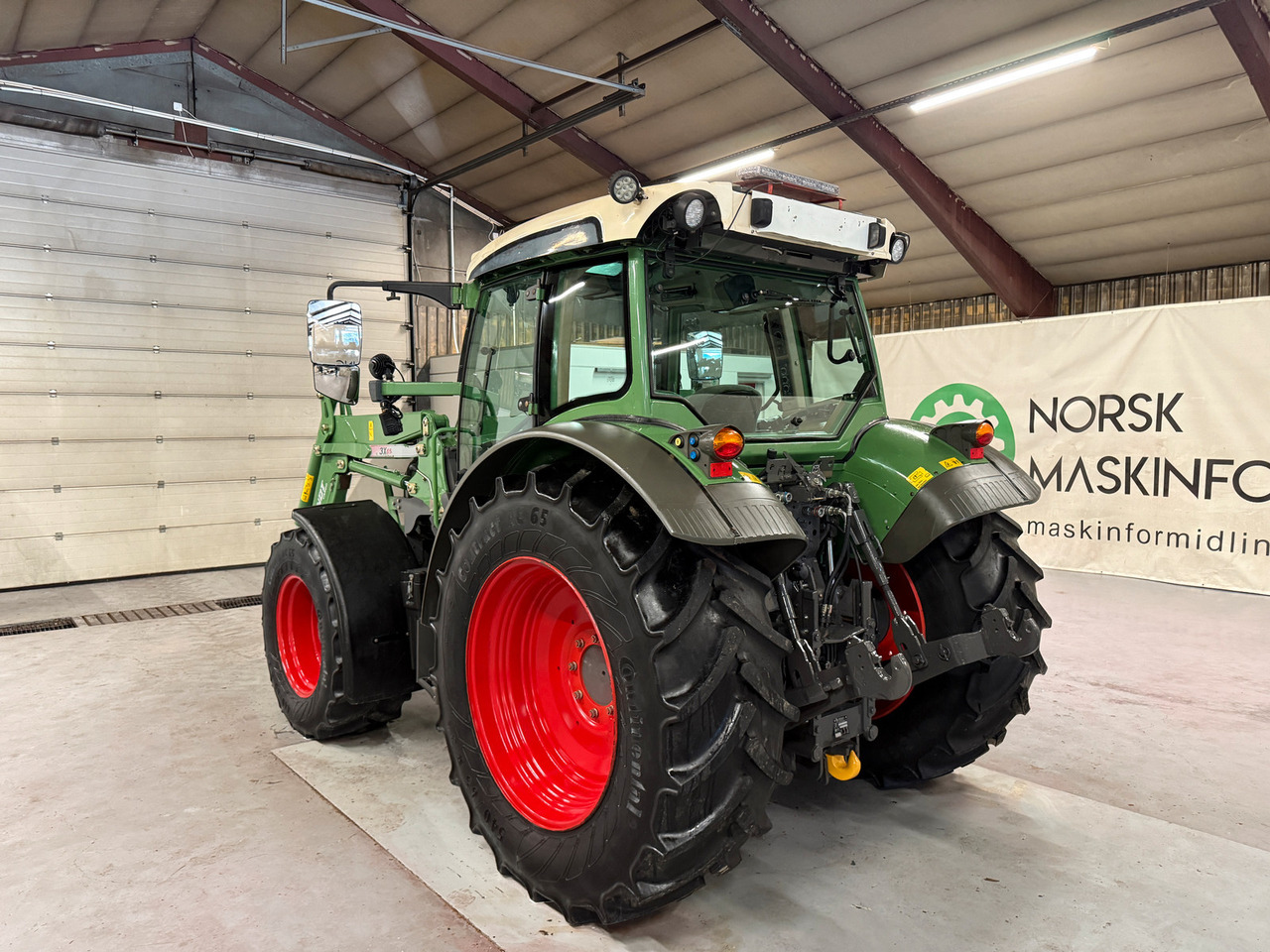 Fendt 211 Vario TMS - Traktor: slika Fendt 211 Vario TMS - Traktor Fendt 211 Vario TMS - Traktor: slika Fendt 211 Vario TMS - Traktor