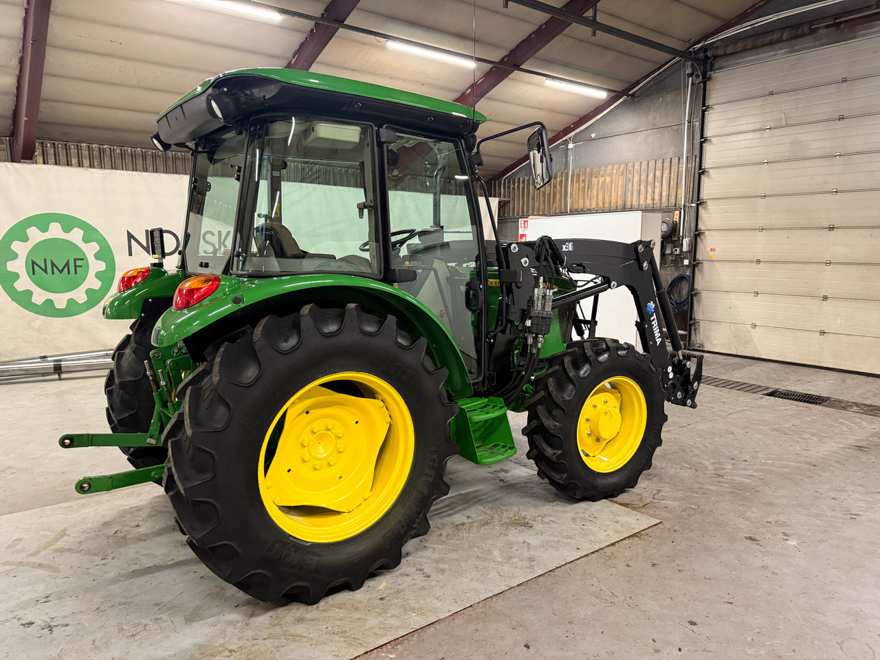 John Deere 5075E - Traktor: slika John Deere 5075E - Traktor John Deere 5075E - Traktor: slika John Deere 5075E - Traktor