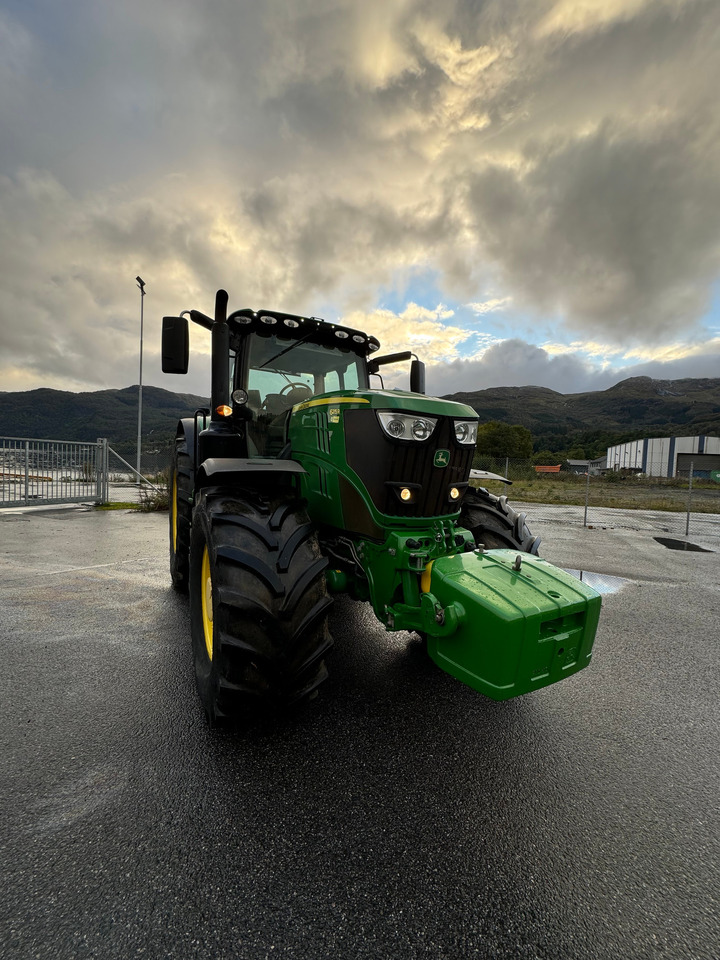 John Deere 6215R - Traktor: slika John Deere 6215R - Traktor John Deere 6215R - Traktor: slika John Deere 6215R - Traktor