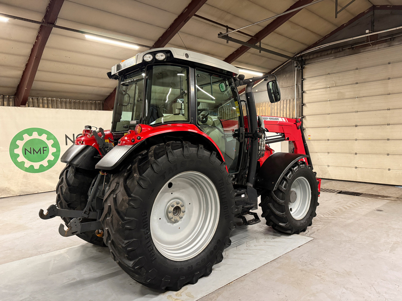 Massey Ferguson 5613 Dyna 4 - Traktor: slika Massey Ferguson 5613 Dyna 4 - Traktor Massey Ferguson 5613 Dyna 4 - Traktor: slika Massey Ferguson 5613 Dyna 4 - Traktor
