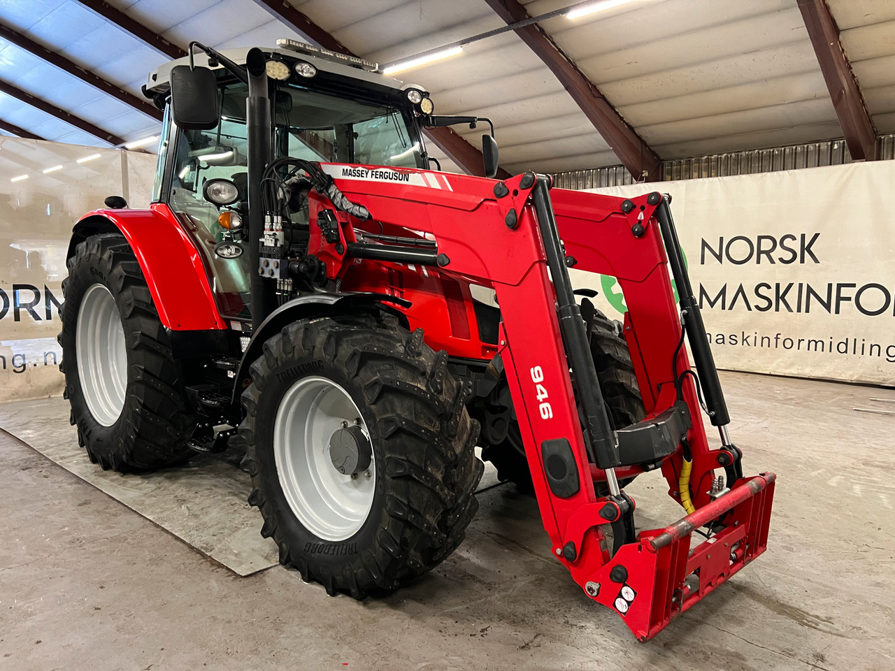 Massey Ferguson 5613 Dyna 6 - Traktor: slika Massey Ferguson 5613 Dyna 6 - Traktor Massey Ferguson 5613 Dyna 6 - Traktor: slika Massey Ferguson 5613 Dyna 6 - Traktor
