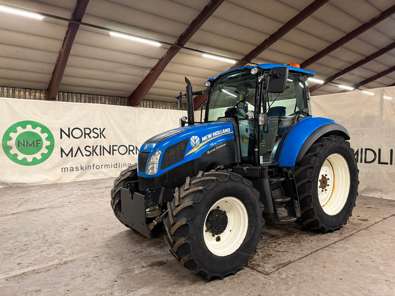 New Holland T5.115 EC - Traktor: slika New Holland T5.115 EC - Traktor New Holland T5.115 EC - Traktor: slika New Holland T5.115 EC - Traktor