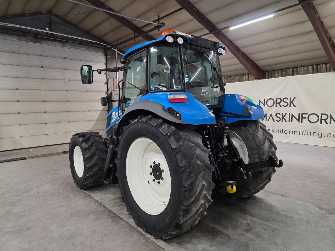 New Holland T5.115 EC - Traktor: slika New Holland T5.115 EC - Traktor New Holland T5.115 EC - Traktor: slika New Holland T5.115 EC - Traktor