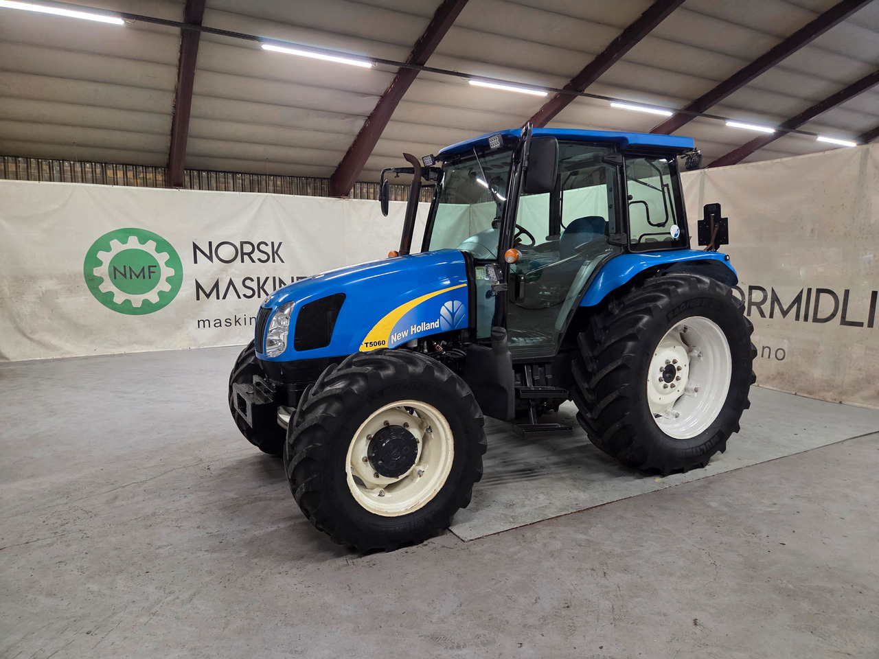 New Holland T5060 #Fin 1 eiers traktor - Traktor: slika New Holland T5060 #Fin 1 eiers traktor - Traktor New Holland T5060 #Fin 1 eiers traktor - Traktor: slika New Holland T5060 #Fin 1 eiers traktor - Traktor