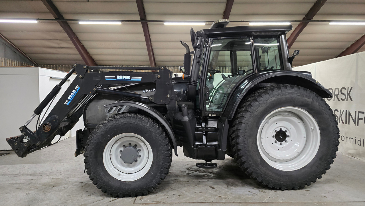 Valtra T182 - Traktor: slika Valtra T182 - Traktor Valtra T182 - Traktor: slika Valtra T182 - Traktor