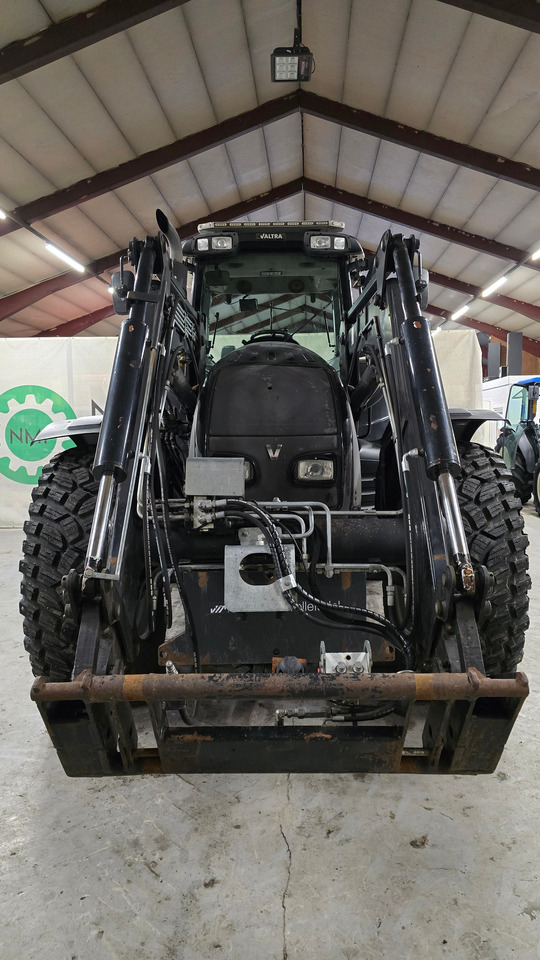 Traktor Valtra T182: slika Traktor Valtra T182