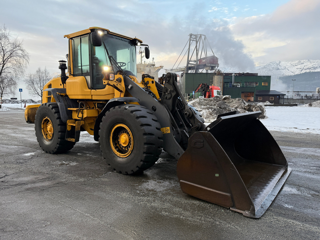 Zakup  Volvo L70G Volvo L70G: slika Zakup  Volvo L70G Volvo L70G