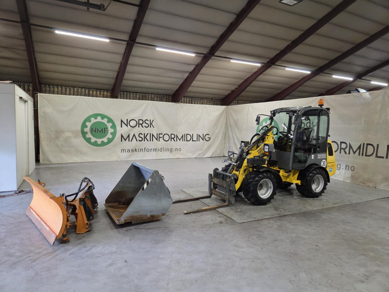 Wacker Neuson WL25 - Utovarivač na kotačima: slika Wacker Neuson WL25 - Utovarivač na kotačima Wacker Neuson WL25 - Utovarivač na kotačima: slika Wacker Neuson WL25 - Utovarivač na kotačima