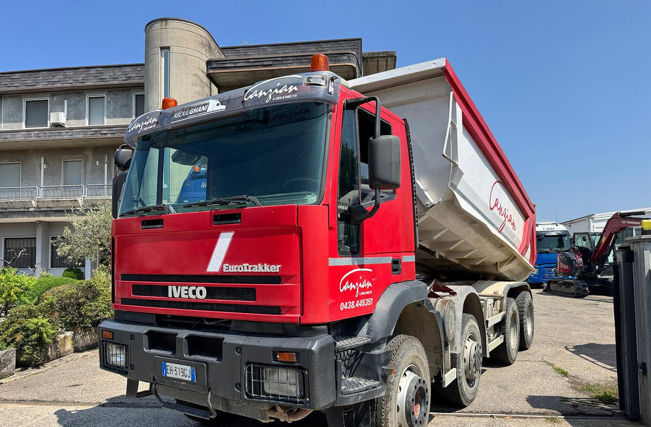 IVECO TRAKKER 420 - 8X4 - Kiper: slika IVECO TRAKKER 420 - 8X4 - Kiper IVECO TRAKKER 420 - 8X4 - Kiper: slika IVECO TRAKKER 420 - 8X4 - Kiper