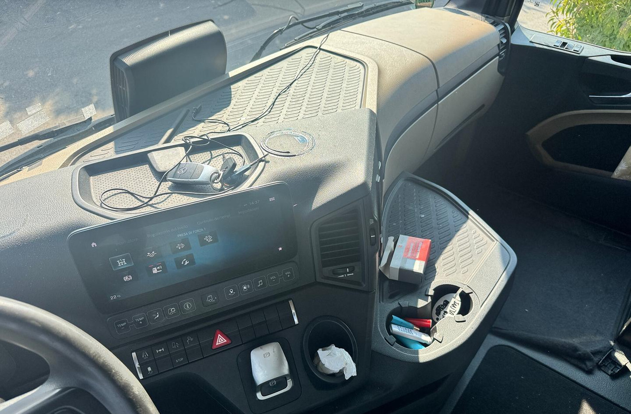 Mercedes Benz Actros 1848 - 2020 - Tegljač: slika Mercedes Benz Actros 1848 - 2020 - Tegljač Mercedes Benz Actros 1848 - 2020 - Tegljač: slika Mercedes Benz Actros 1848 - 2020 - Tegljač