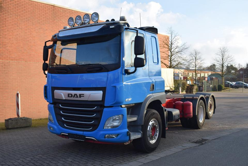 DAF CF 450 6x2 Fahrgestell Klima Navi Lift Retarder - Kamion-šasija: slika DAF CF 450 6x2 Fahrgestell Klima Navi Lift Retarder - Kamion-šasija DAF CF 450 6x2 Fahrgestell Klima Navi Lift Retarder - Kamion-šasija: slika DAF CF 450 6x2 Fahrgestell Klima Navi Lift Retarder - Kamion-šasija