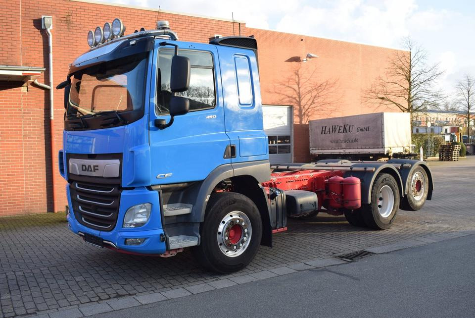 DAF CF 450 6x2 Fahrgestell Klima Navi Lift Retarder - Kamion-šasija: slika DAF CF 450 6x2 Fahrgestell Klima Navi Lift Retarder - Kamion-šasija DAF CF 450 6x2 Fahrgestell Klima Navi Lift Retarder - Kamion-šasija: slika DAF CF 450 6x2 Fahrgestell Klima Navi Lift Retarder - Kamion-šasija
