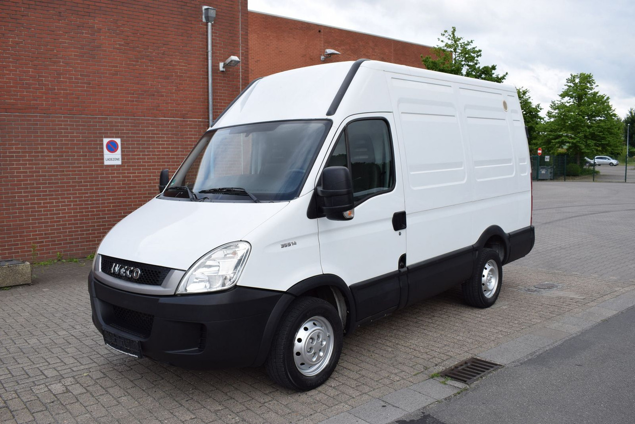 Iveco Daily 35 S 14L2H2 AHK Regale Standheizung - Furgon: slika Iveco Daily 35 S 14L2H2 AHK Regale Standheizung - Furgon Iveco Daily 35 S 14L2H2 AHK Regale Standheizung - Furgon: slika Iveco Daily 35 S 14L2H2 AHK Regale Standheizung - Furgon