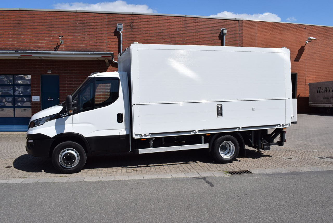Iveco Daily 70 C 18 Schwenkwand Automatik LBW 1500KG - Kamion za prijevoz pića: slika Iveco Daily 70 C 18 Schwenkwand Automatik LBW 1500KG - Kamion za prijevoz pića Iveco Daily 70 C 18 Schwenkwand Automatik LBW 1500KG - Kamion za prijevoz pića: slika Iveco Daily 70 C 18 Schwenkwand Automatik LBW 1500KG - Kamion za prijevoz pića